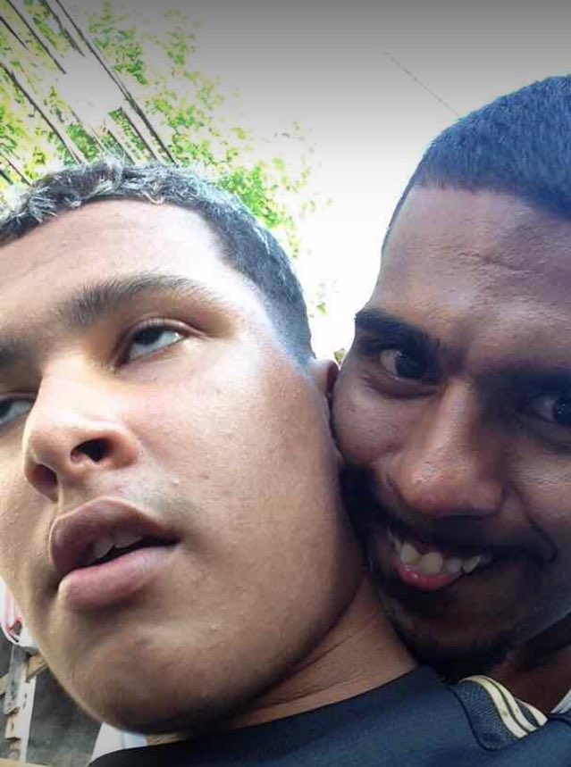 AMANHÃ É FERIADO