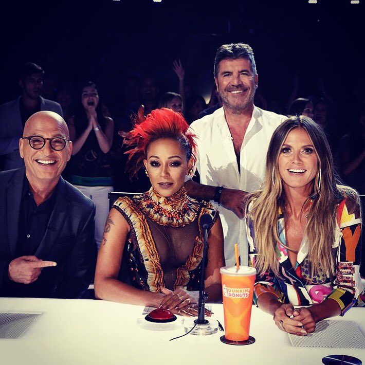 Love these guys. @simoncowell @officialmelb @howiemandel @agt ♥️ https://t.co/B0CJwTxIs6