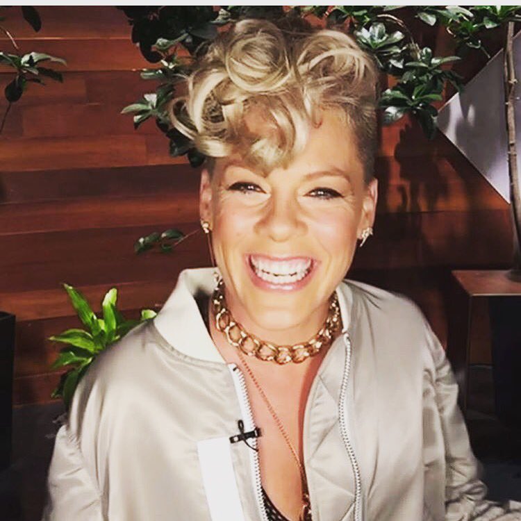 This is how happy I am when I'm at @TheEllenShow #dork https://t.co/JQfzWXEzpR