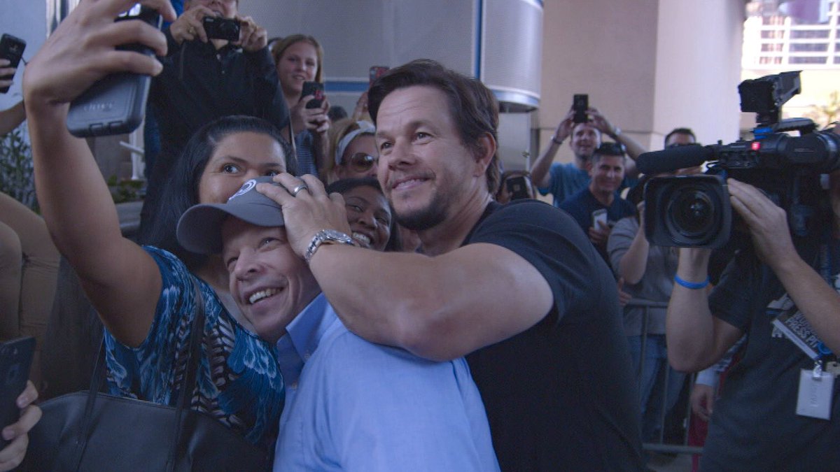 #WahlburgersWednesday episodes on right now on A&E! 🍔🍟 