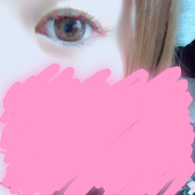 マツエクはビビッドレッドとブラックのmix マツエクはビビッドレッドとブラックのmix