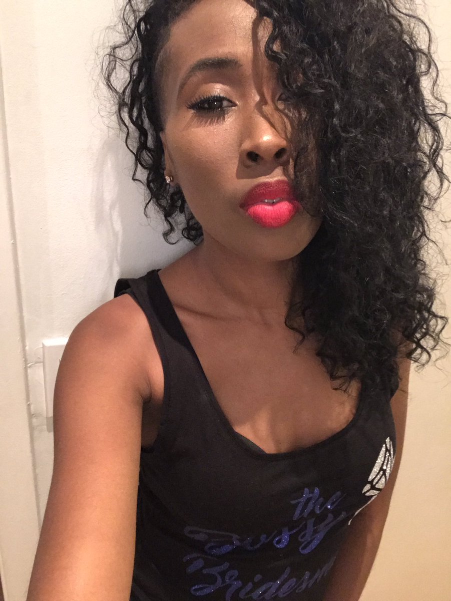 #FineWomenFriday