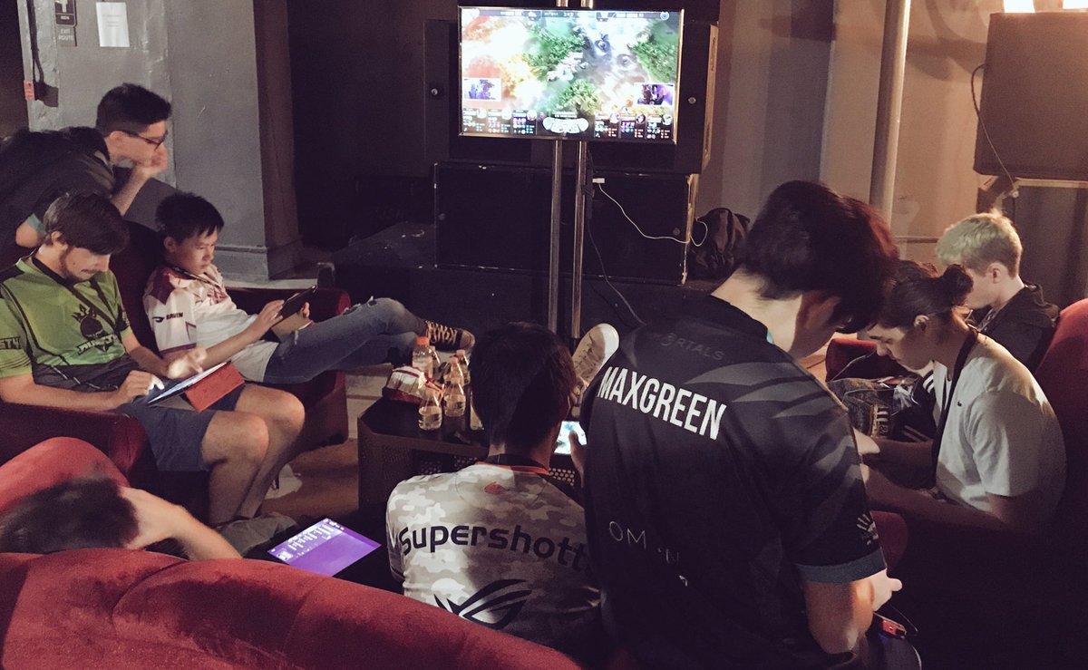 #VaingloryLive