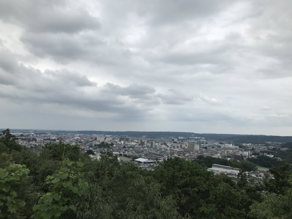 この3連休、天気は残念でしたね。山登りの予定があった方もいらしたのでは?天覧山に登った時の話の続きです。この日も曇り空で この3連休、天気は残念でしたね。山登りの予定があった方もいらしたのでは?天覧山に登った時の話の続きです。この日も曇り空で