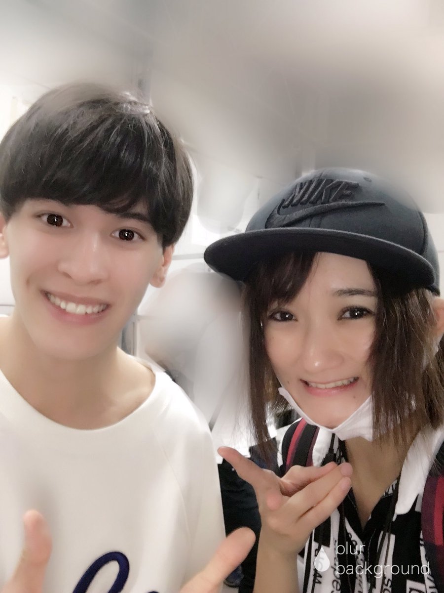 昨日のセラミュ3日目はトレーニング仲間でもある俳優の才川コージ君が観劇に来てくれていました✨久しぶりの再会で嬉しかったで 昨日のセラミュ3日目はトレーニング仲間でもある俳優の才川コージ君が観劇に来てくれていました✨久しぶりの再会で嬉しかったで