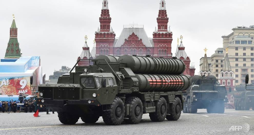 Turkey signs deal to buy Russian S-400 missile systems