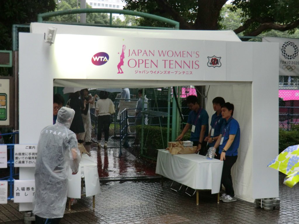 現在開催中のジャパンウイメンズオープンに行ってきました。この大会ではベイビーステップのスペシャル版が配布されています。( 現在開催中のジャパンウイメンズオープンに行ってきました。この大会ではベイビーステップのスペシャル版が配布されています。(