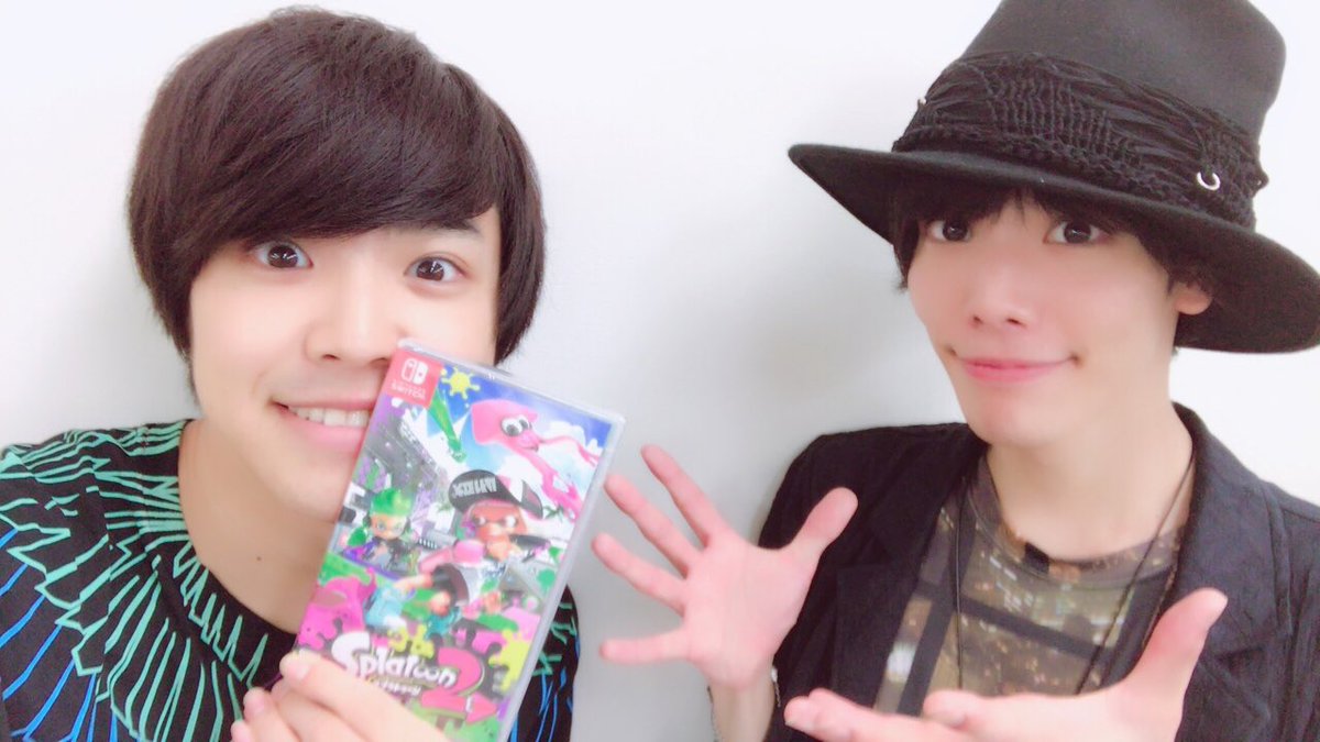 本日はラブ米の稽古でした!稽古場着いたら、健人くんが1日早いけどって誕プレくれた😂 嬉しい。。。 22歳まであと少し! 本日はラブ米の稽古でした!稽古場着いたら、健人くんが1日早いけどって誕プレくれた😂 嬉しい。。。 22歳まであと少し!