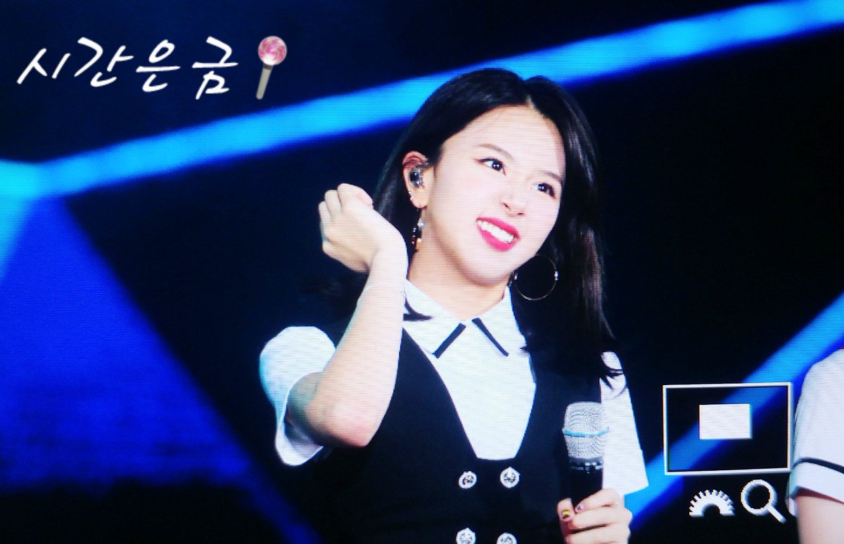 TWICE 트와이스 롯데 쯔위 모모 콘서트 정연 0423CHAEYOUNG