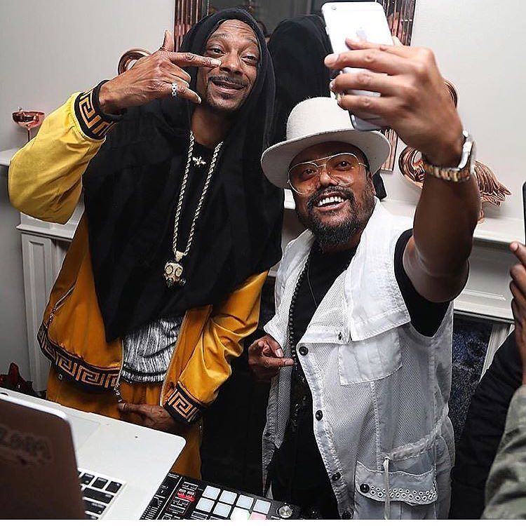Cornbread wit some black eye peas ???????? https://t.co/rRxvi7y2qN https://t.co/uXfDVJuLEm