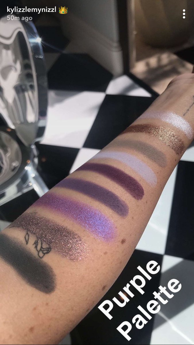 RT @shelbella_: @KylieJenner OMGGGG the purple palette is BEAUTIFUL! So so so excited ???? https://t.co/NvVUfUCKhP