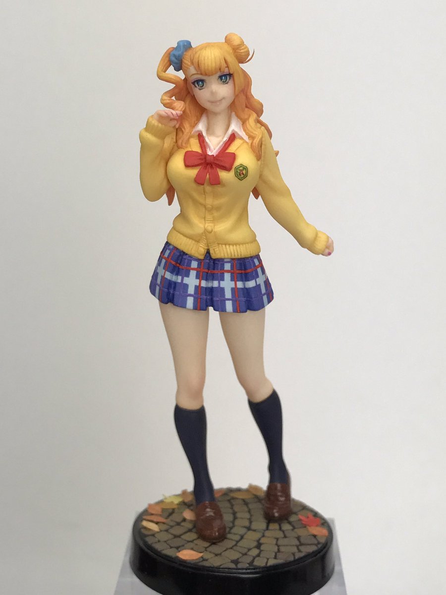 1/20ギャル子ちゃん、ベースに乗せて終わり。秋っぽく(^-^) 1/20ギャル子ちゃん、ベースに乗せて終わり。秋っぽく(^-^)