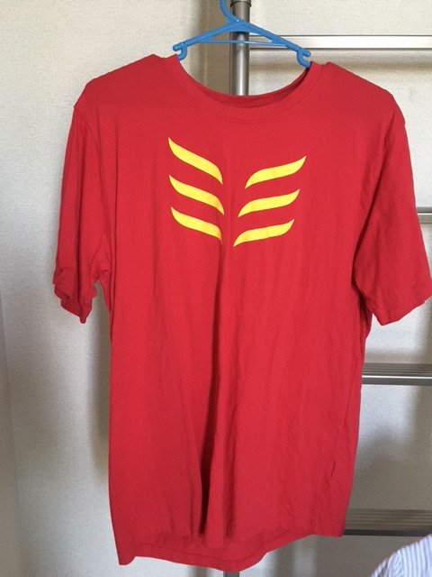 昨日着てたガラダちゃんTシャツ、しがお。さんが作ってきてくれました。なんでも前回の飲み会で自分が作ってとか欲しいと言った 昨日着てたガラダちゃんTシャツ、しがお。さんが作ってきてくれました。なんでも前回の飲み会で自分が作ってとか欲しいと言った