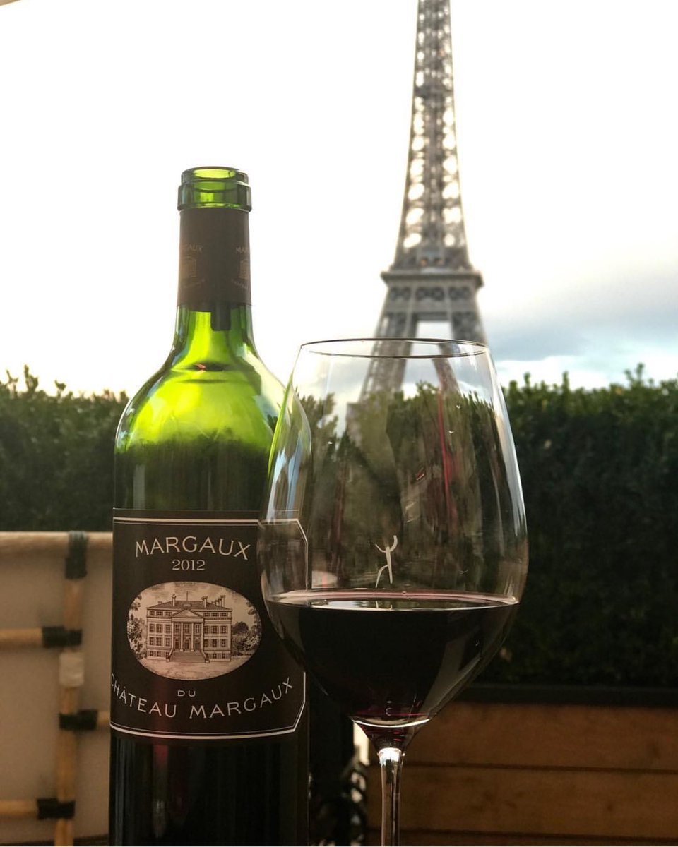 Guess what time it is in Paris!! #WineOClock ???????????? https://t.co/6ugIcJkzxR