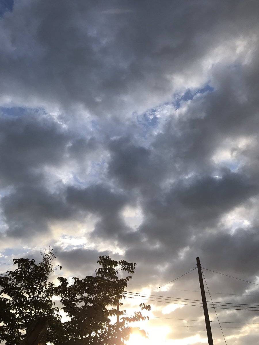 おはようございます^_^一面雲の☁️の朝です☀️2日間ライブ終わり楽しかった〜長野で食べたラーメン🍜美味しかったです💕今 おはようございます^_^一面雲の☁️の朝です☀️2日間ライブ終わり楽しかった〜長野で食べたラーメン🍜美味しかったです💕今