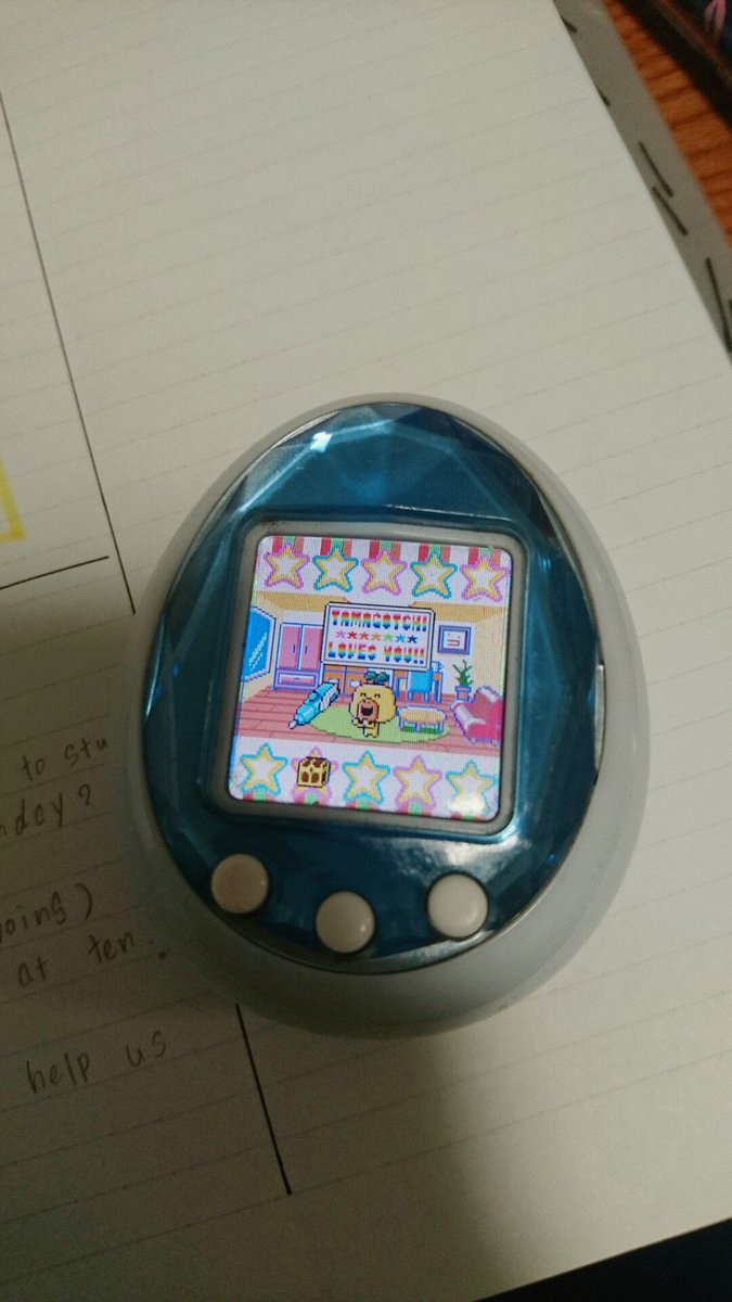 引き出しからでてきた6年くらい前のたまごっち🐣なつかしーー!手のひらサイズ 引き出しからでてきた6年くらい前のたまごっち🐣なつかしーー!手のひらサイズ