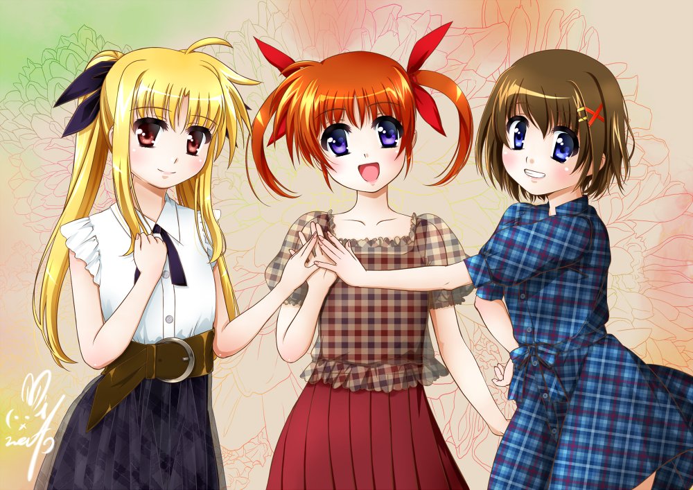ずっと前から描いていたご依頼絵がやっと仕上がりました。3人を一枚に描くのは初めてでした。服のデザインとか、配色とかいろい ずっと前から描いていたご依頼絵がやっと仕上がりました。3人を一枚に描くのは初めてでした。服のデザインとか、配色とかいろい