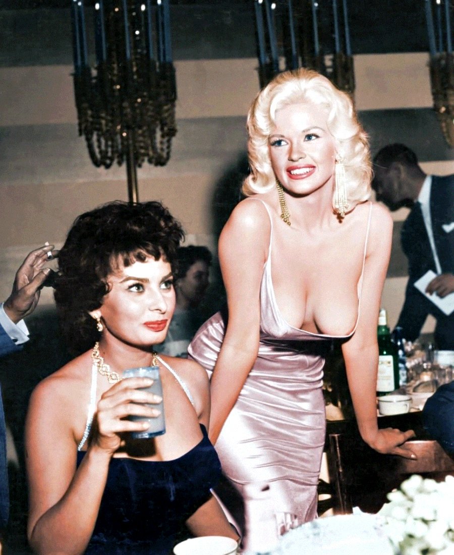 #SophiaLoren