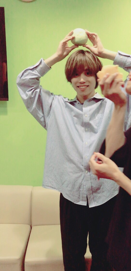 そしてたまたま!!数時間前に僕もメロンパン乗せてました笑🍈これはびっくり🤔💦アプリドリフェスのコーデバトルが始まりました そしてたまたま!!数時間前に僕もメロンパン乗せてました笑🍈これはびっくり🤔💦アプリドリフェスのコーデバトルが始まりました