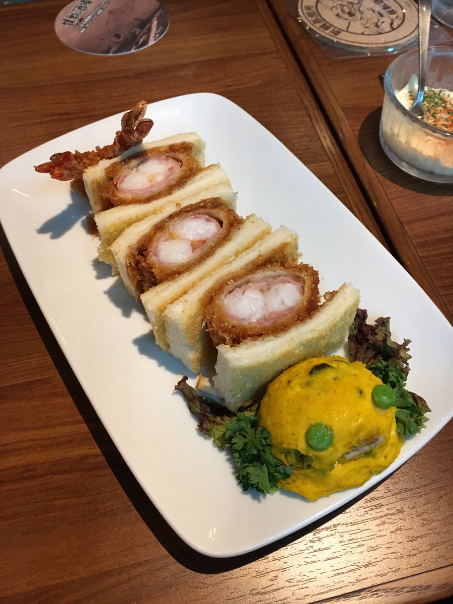 てんさんとゆきくんと怪獣酒場からの原田さんのお店へ〜途中、しょうくんと合流するも僕には冷たく…笑楽しかったです!ありがと てんさんとゆきくんと怪獣酒場からの原田さんのお店へ〜途中、しょうくんと合流するも僕には冷たく…笑楽しかったです!ありがと