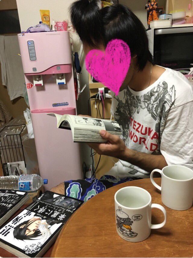 黒執事を読みなおそうと1巻から最新巻まで妹に借りてきたら、旦那が読みはじめて構ってくれない(ΦωΦ)コーヒーだけ入れてく 黒執事を読みなおそうと1巻から最新巻まで妹に借りてきたら、旦那が読みはじめて構ってくれない(ΦωΦ)コーヒーだけ入れてく