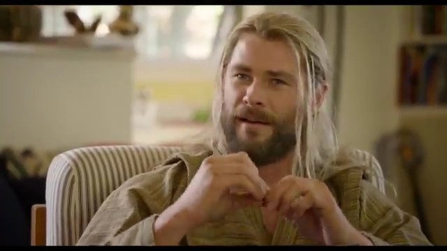 ソー、怒るとハルクに変身するバナーとまったりお茶中☕ 『シビル・ウォー/キャプテン・アメリカ』での闘いに呼ばれなかったこ ソー、怒るとハルクに変身するバナーとまったりお茶中☕ 『シビル・ウォー/キャプテン・アメリカ』での闘いに呼ばれなかったこ