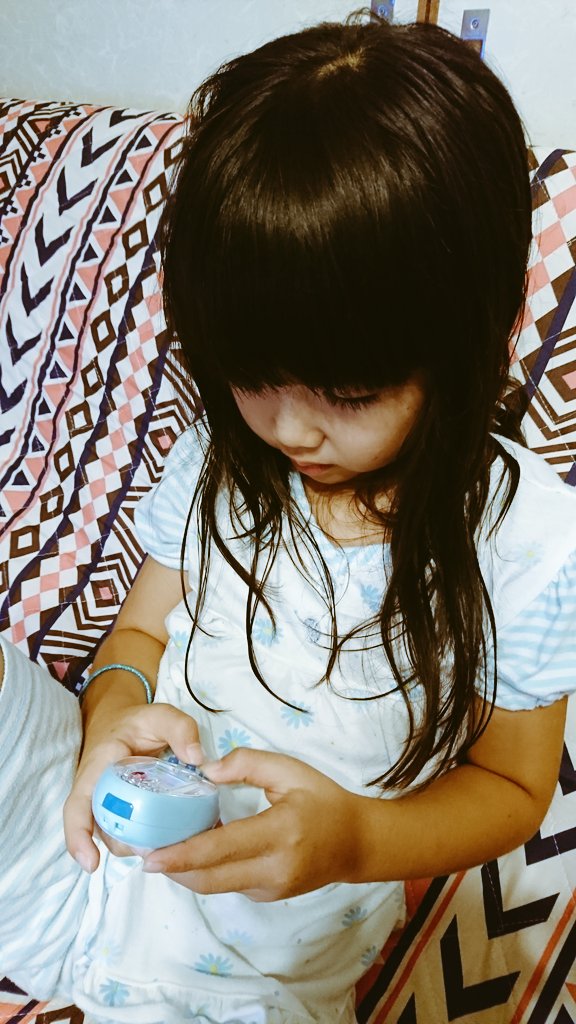 ず~~~~~っとやってる。もう帰ってからず~~~~~っとやってる。長女はテレビゲームとか一切やらないがたまごっちにはハマ ず~~~~~っとやってる。もう帰ってからず~~~~~っとやってる。長女はテレビゲームとか一切やらないがたまごっちにはハマ