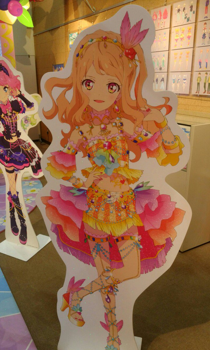 本当に無料で良いのか杉カツ……スペースはちょっと狭いけど凝縮感ハンパないし常設展示もすごい良い。大画面でアイカツスターズ 本当に無料で良いのか杉カツ……スペースはちょっと狭いけど凝縮感ハンパないし常設展示もすごい良い。大画面でアイカツスターズ