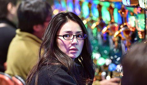 井川遥も牙狼剣を押し込んでるのか… 井川遥も牙狼剣を押し込んでるのか…