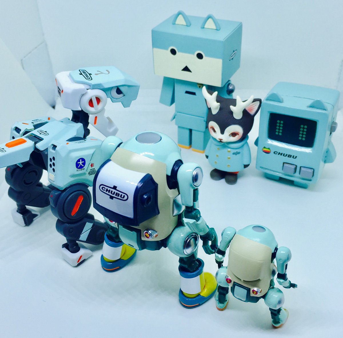ちゃらちゃ〜ちゃらちゃ〜めか組vsねこ組 抗争勃発!?なかよくねぇ〜 #メカトロウィーゴ #CHUBU #にゃんぼー # ちゃらちゃ〜ちゃらちゃ〜めか組vsねこ組 抗争勃発!?なかよくねぇ〜 #メカトロウィーゴ #CHUBU #にゃんぼー #