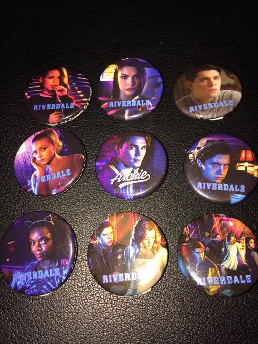 Thanks @HotTopic love my @CW_Riverdale merchandise huge fan thanks!!! https://t.co/yCtnbmS0Yi