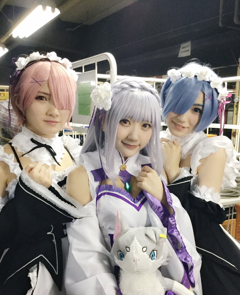 そして今日はエミリアたん生誕祭でもあるのですよ〜☺︎お写真は去年のじゃんけん大会のときの♥♥対戦相手の岡田奈々さん姉妹と そして今日はエミリアたん生誕祭でもあるのですよ〜☺︎お写真は去年のじゃんけん大会のときの♥♥対戦相手の岡田奈々さん姉妹と
