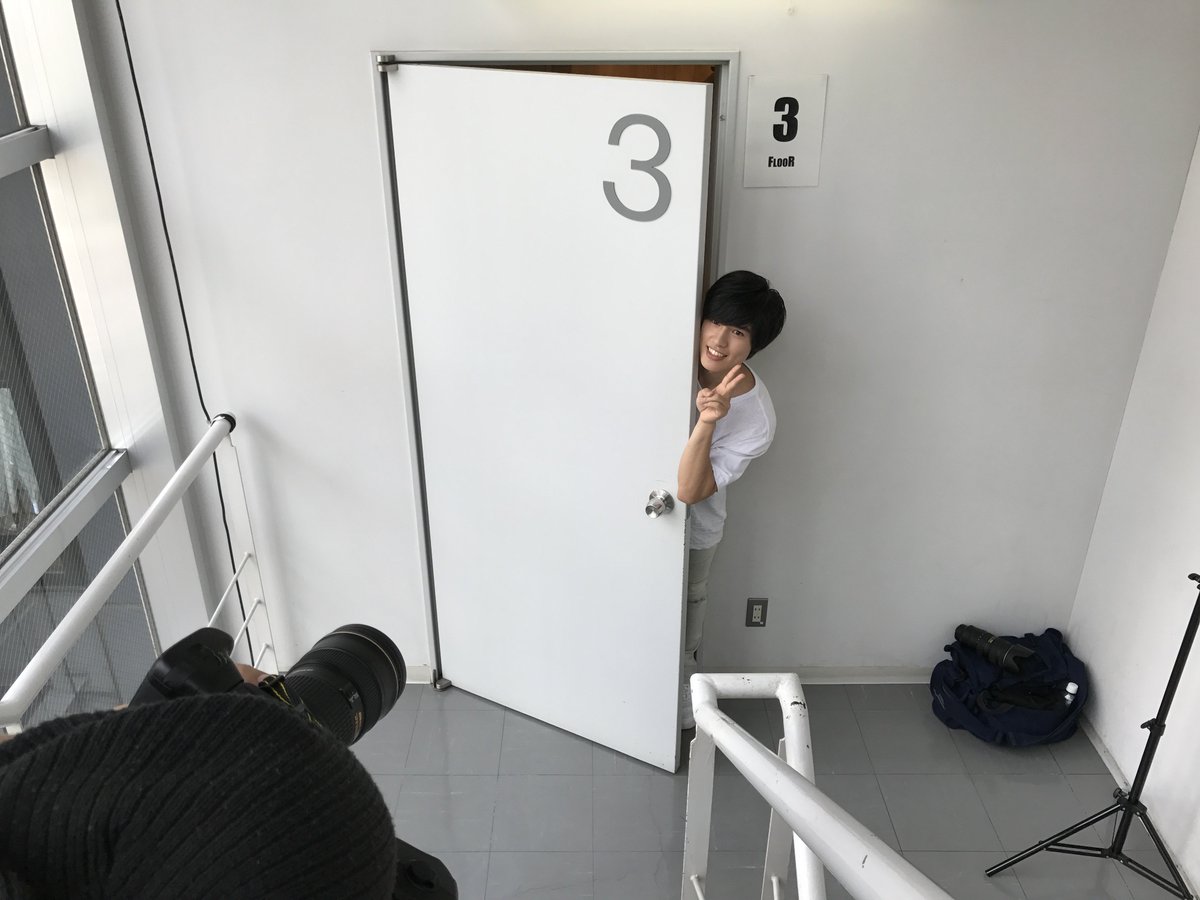 【「TVガイドVOICE STARS vol.3」好評発売中】木村良平さんに続いては、同じ事務所の土屋神葉さんのメイキン 【「TVガイドVOICE STARS vol.3」好評発売中】木村良平さんに続いては、同じ事務所の土屋神葉さんのメイキン