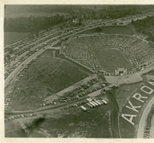 RT @schweitzercomm: PastBlast | The Rubber Bowl in better times: football game, c1945 https://t.co/9RpTwuis9E