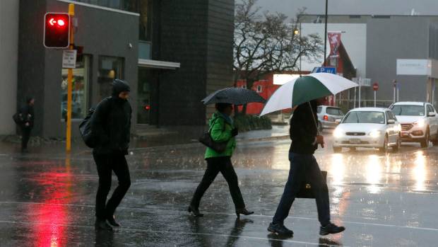 Heavy rain, severe gales and thunderstorms in many central, southern areas