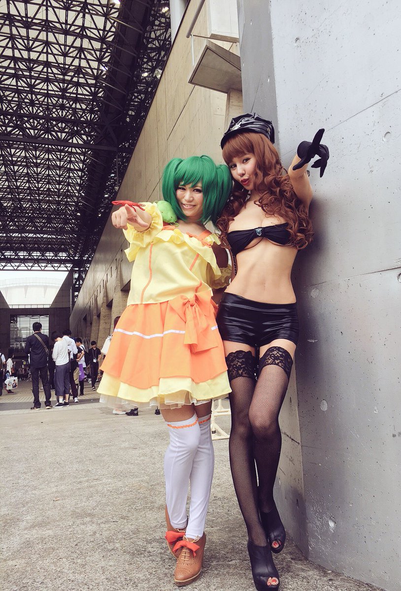 マクロスFのシェリル&ランカちゃん❤️キャラクターの名前また忘れちゃったから今調べちゃったよ😂初めてゲームショー マクロスFのシェリル&ランカちゃん❤️キャラクターの名前また忘れちゃったから今調べちゃったよ😂初めてゲームショー