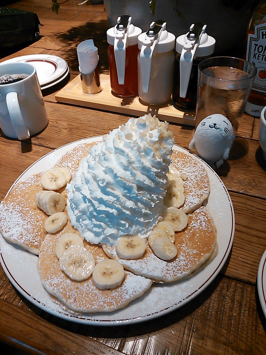 わ~お❗️僕の体より大きいパンケーキ🥞ヨダレが出ちゃう🤤#ゴマちゃん わ~お❗️僕の体より大きいパンケーキ🥞ヨダレが出ちゃう🤤#ゴマちゃん