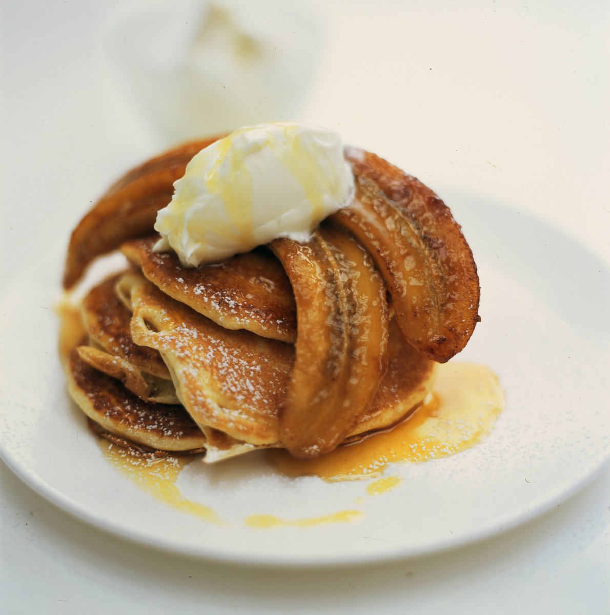 ????+????+????=???? These fluffy, sticky banana pancakes are a real treat for the weekend! https://t.co/nqFSMYvMOW https://t.co/i4IW5mRmZC