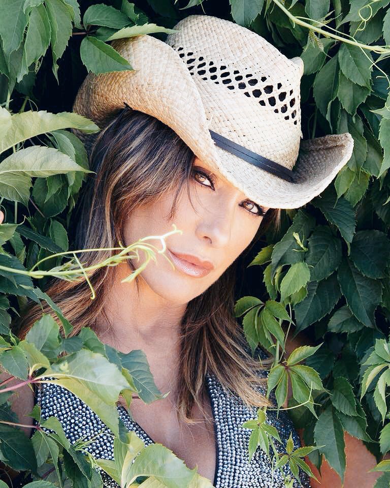 #buonagiornata #goodmorning #CowgirlUp #me #SabrinaSalerno https://t.co/SXDBzdybu7