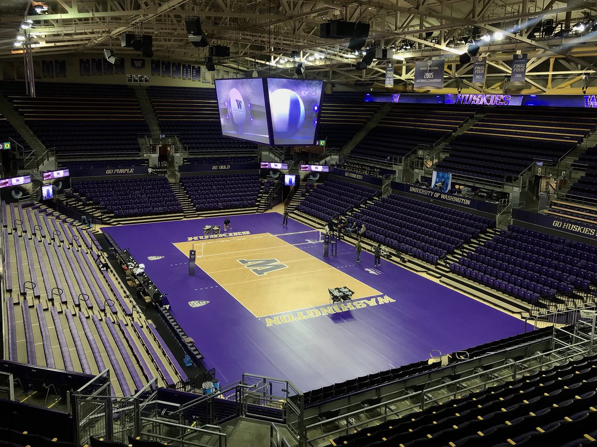 #PointHuskies
