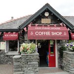 Our favourite Lake District hot chocolate? The Pump House of course, it's right next door :) #treat https://t.co/8bwNBudb0j