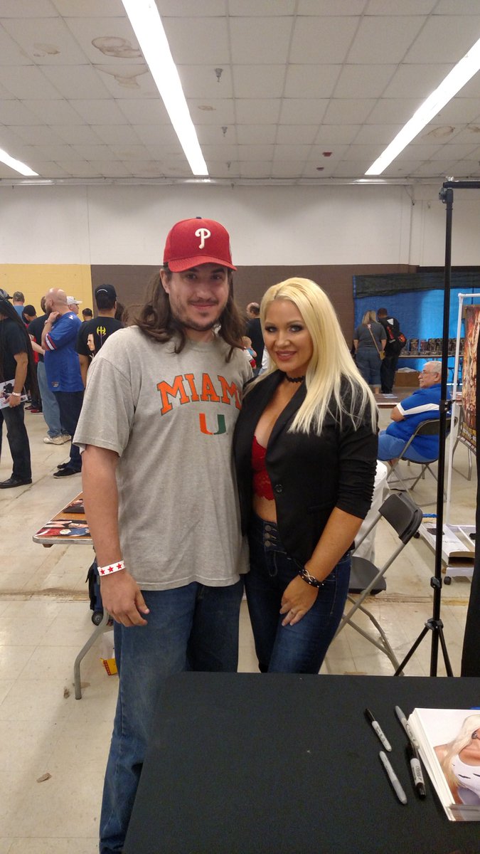 RT @Justinredinger1: @Jillianhall1. Very nice meeting you. https://t.co/eMwZJnYlVY