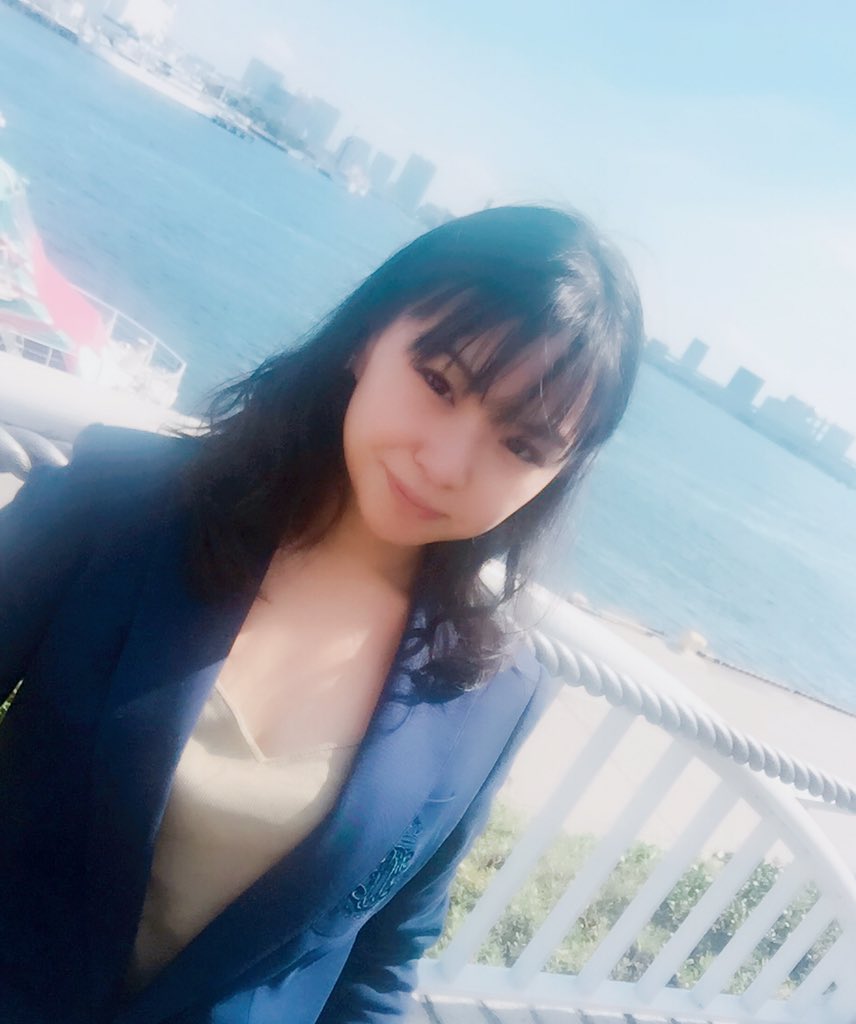 元宝塚のえまおゆうさんの舞台を観て、ウェディング前撮りのメイク合わせに!主人はお仕事でいないので、お父さんと一緒♪昨夜、 元宝塚のえまおゆうさんの舞台を観て、ウェディング前撮りのメイク合わせに!主人はお仕事でいないので、お父さんと一緒♪昨夜、