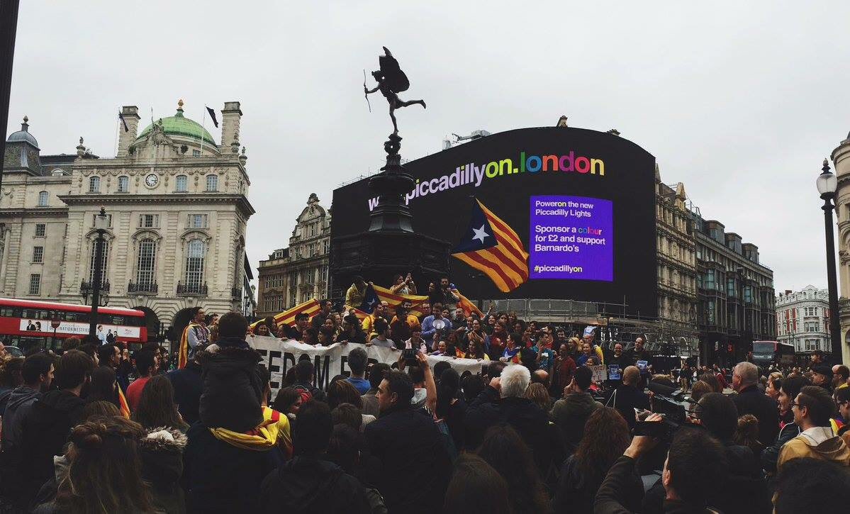 RT @totalBarca: Pro Catalan demo in London today. https://t.co/n5gu6gOG6m