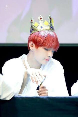 #ARMYSelcaDay