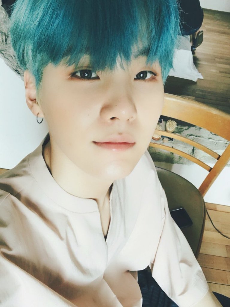 #ARMYSelcaDay