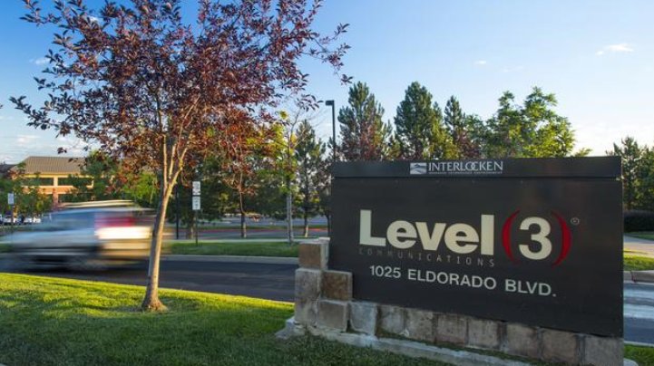 Level 3 Communications warns investors of Canadian firm's offer