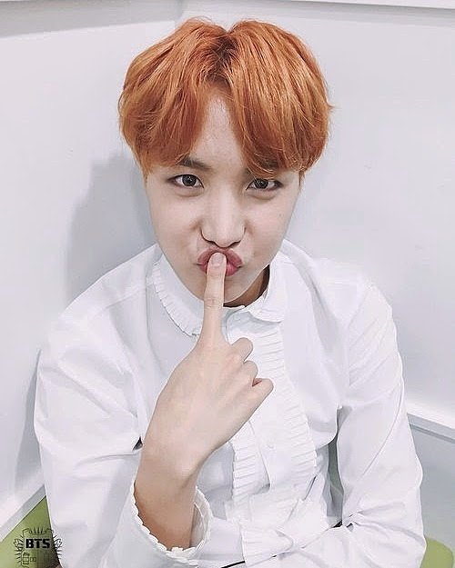 #ARMYSelcaDay