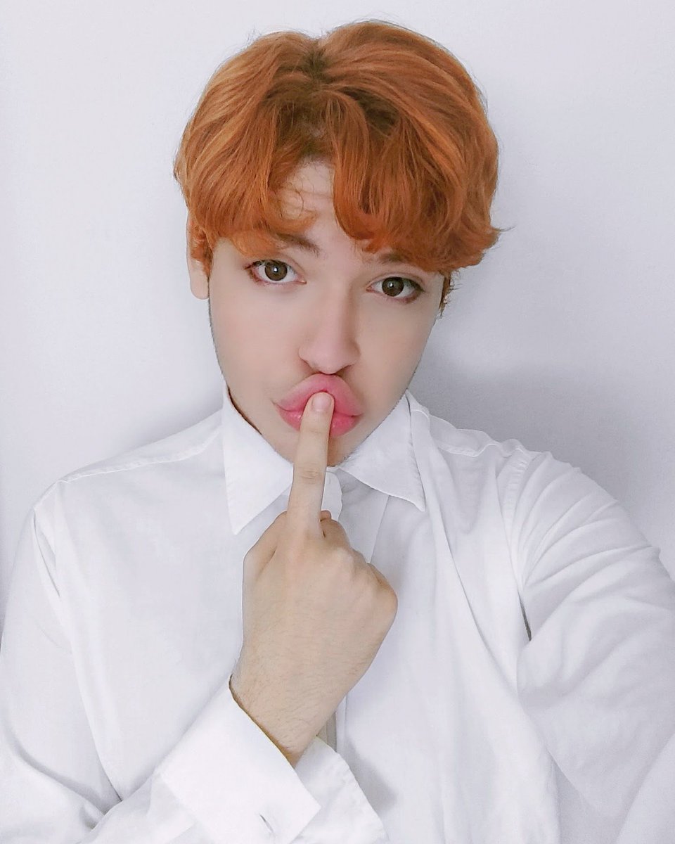 #ARMYSelcaDay