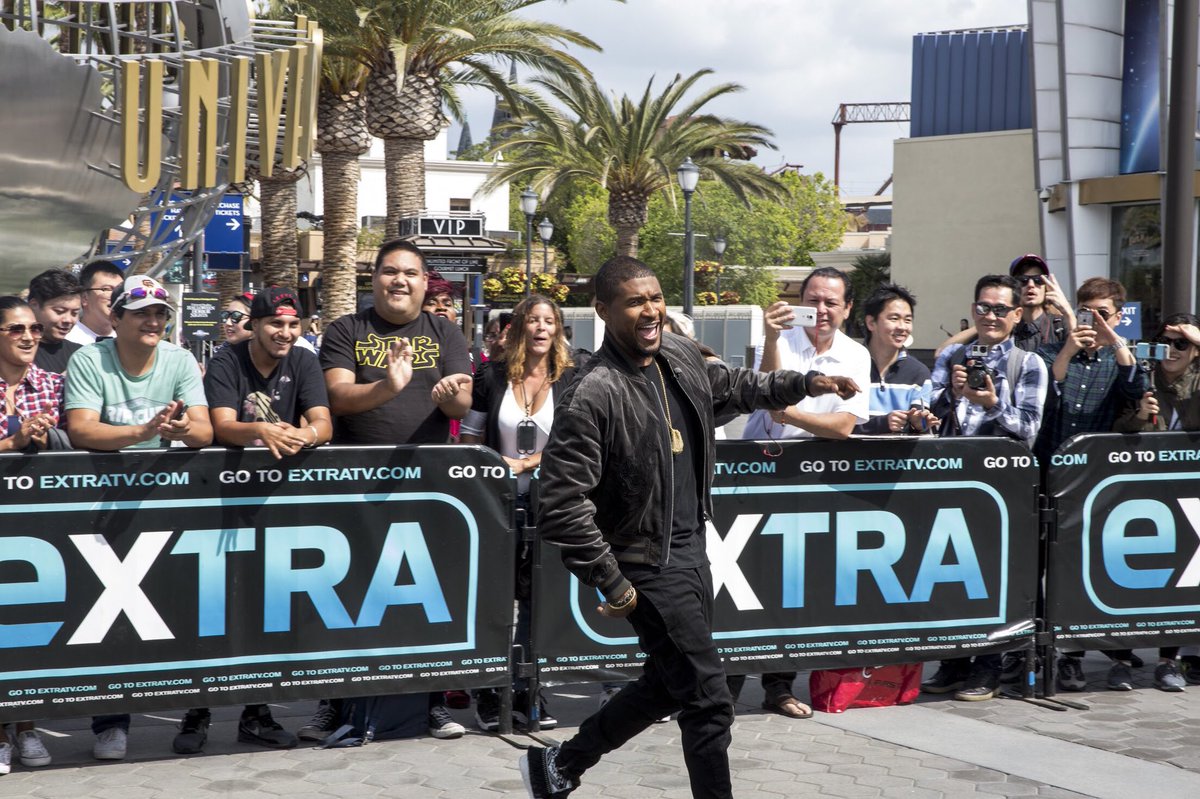 Love to the fans at @extratv today! Episode airs on Thursday and we're bringing the @Megastarapp. https://t.co/CGeCjAZMHt